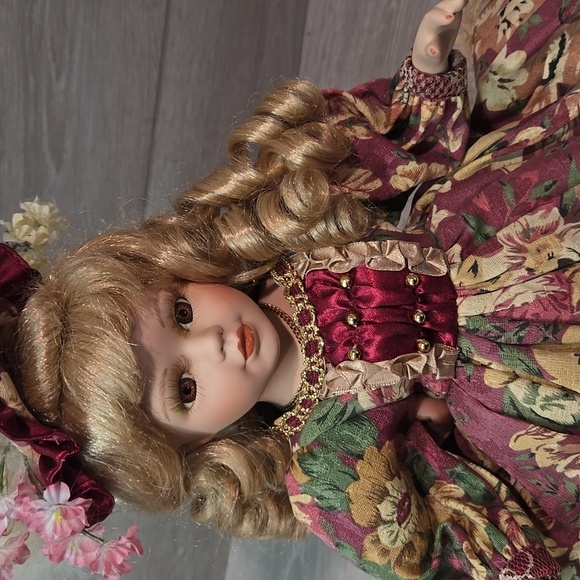 NEW Vintage Doll Retro Toy Collectible - Picture 8 of 8